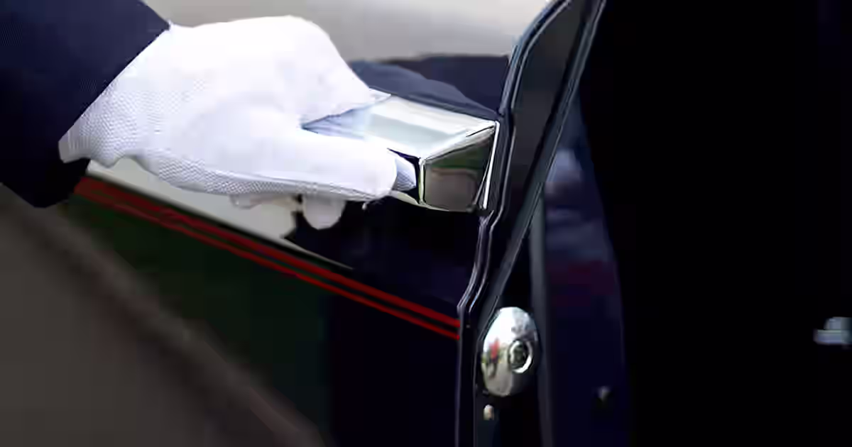 Why corporate travelers choose chauffeur service